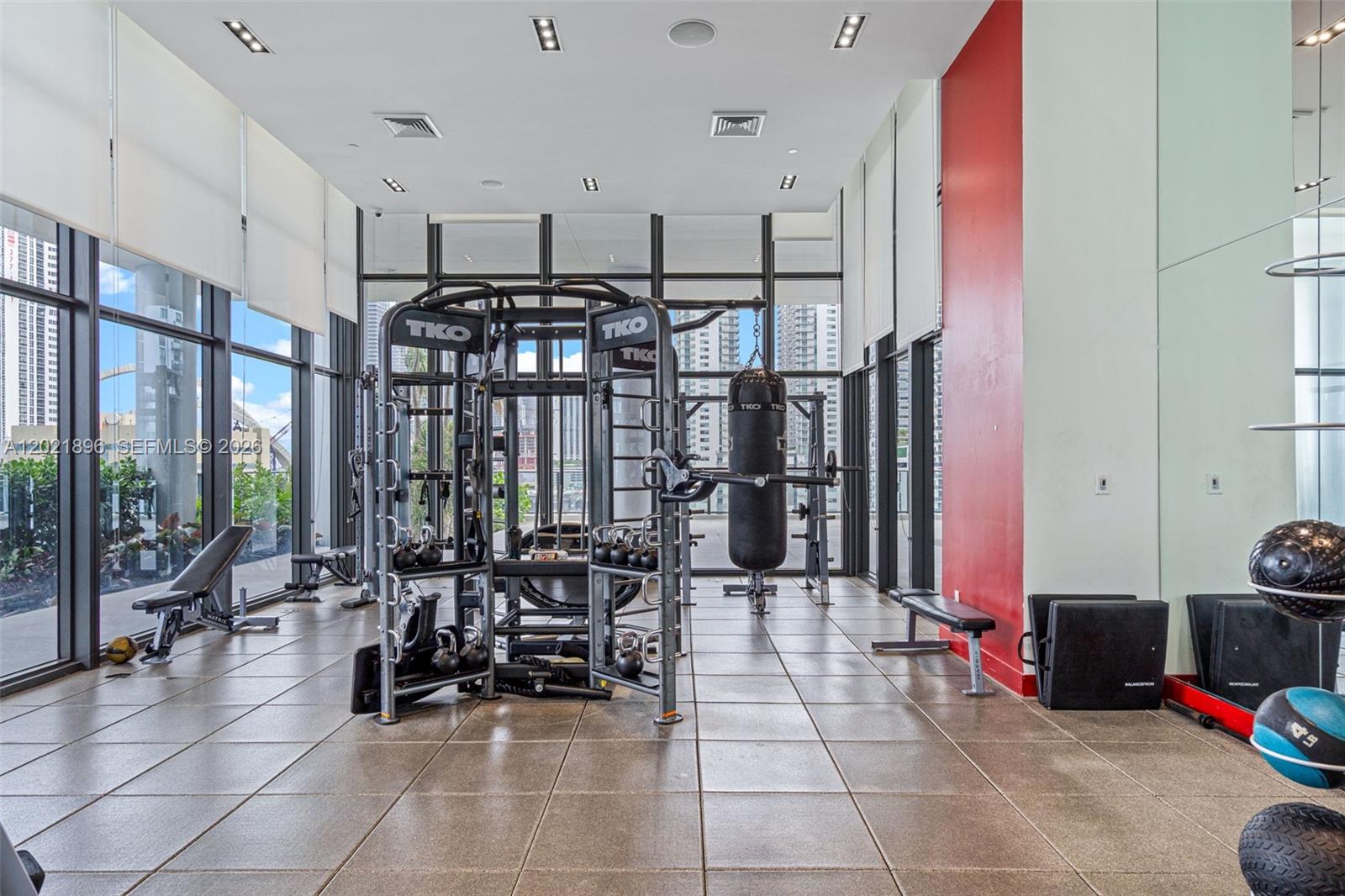 CANVAS CONDO - Residential