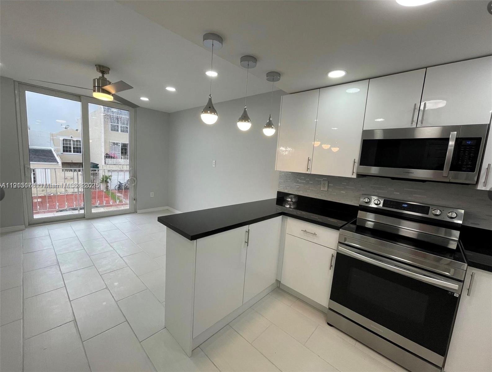 MANGO HILL #11 CONDO - Residential Lease