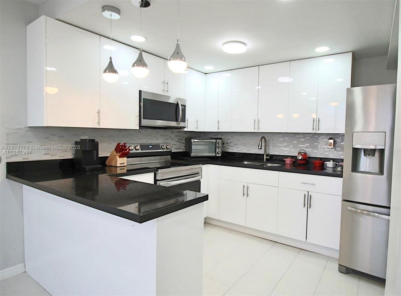 MANGO HILL #11 CONDO - Residential Lease