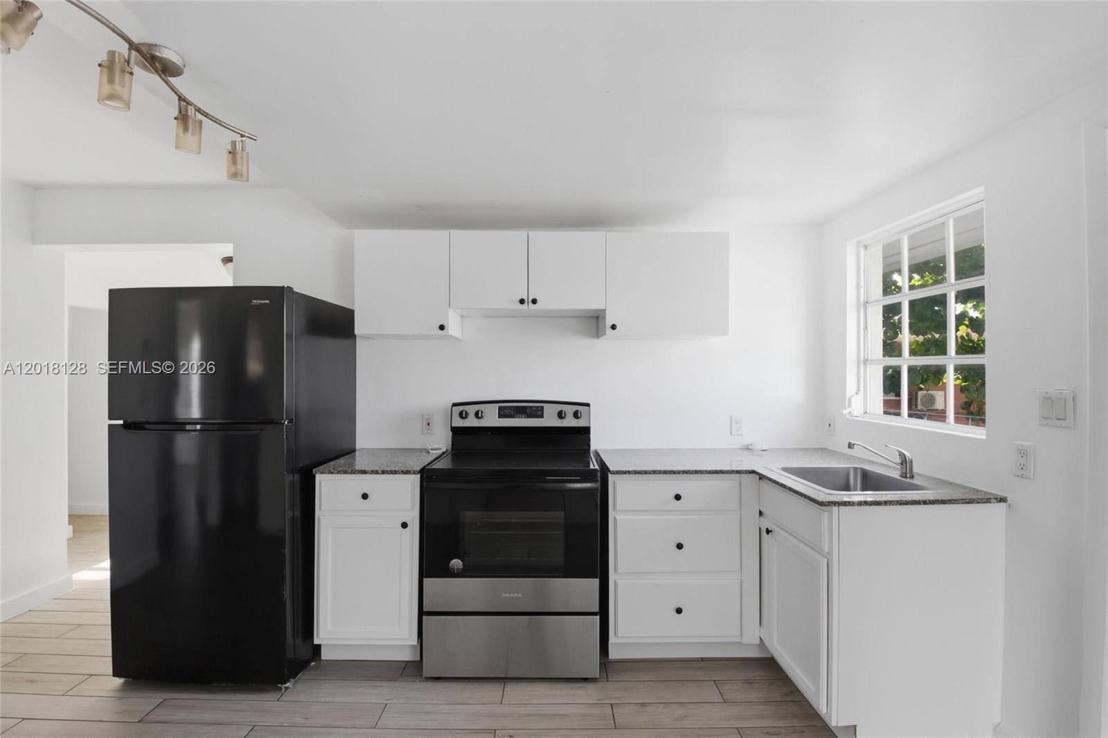 1035 NW 5th St 4