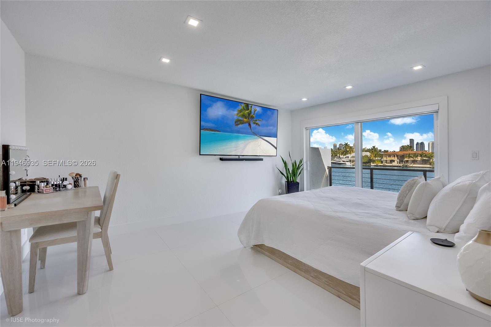 LEEWARD POINT CONDO - Residential