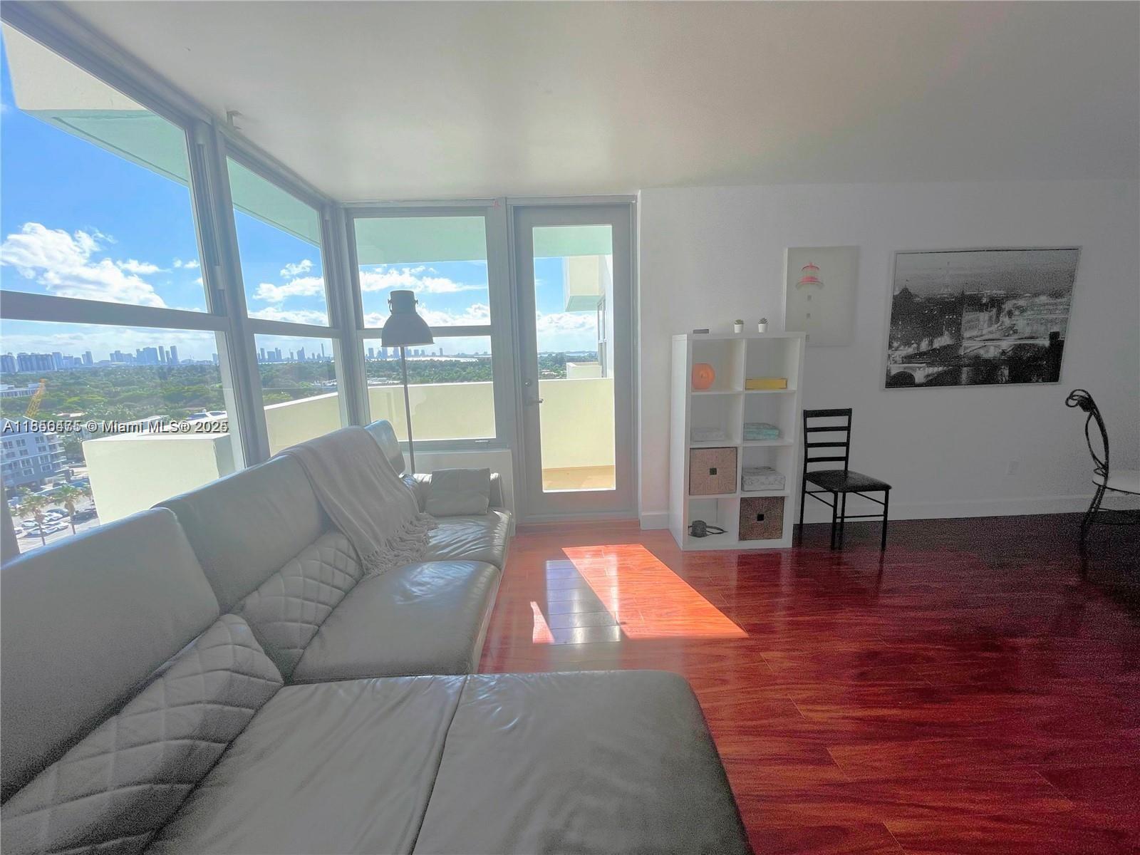 2899 Collins Ave 1420