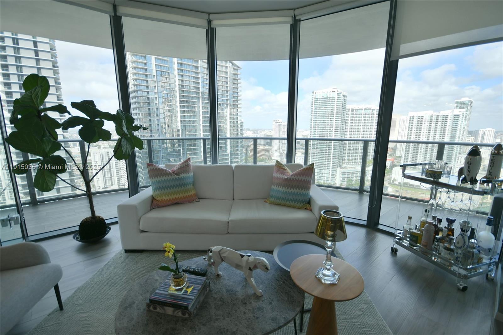 801 SMA RESIDENCES CONDO - Residential Lease