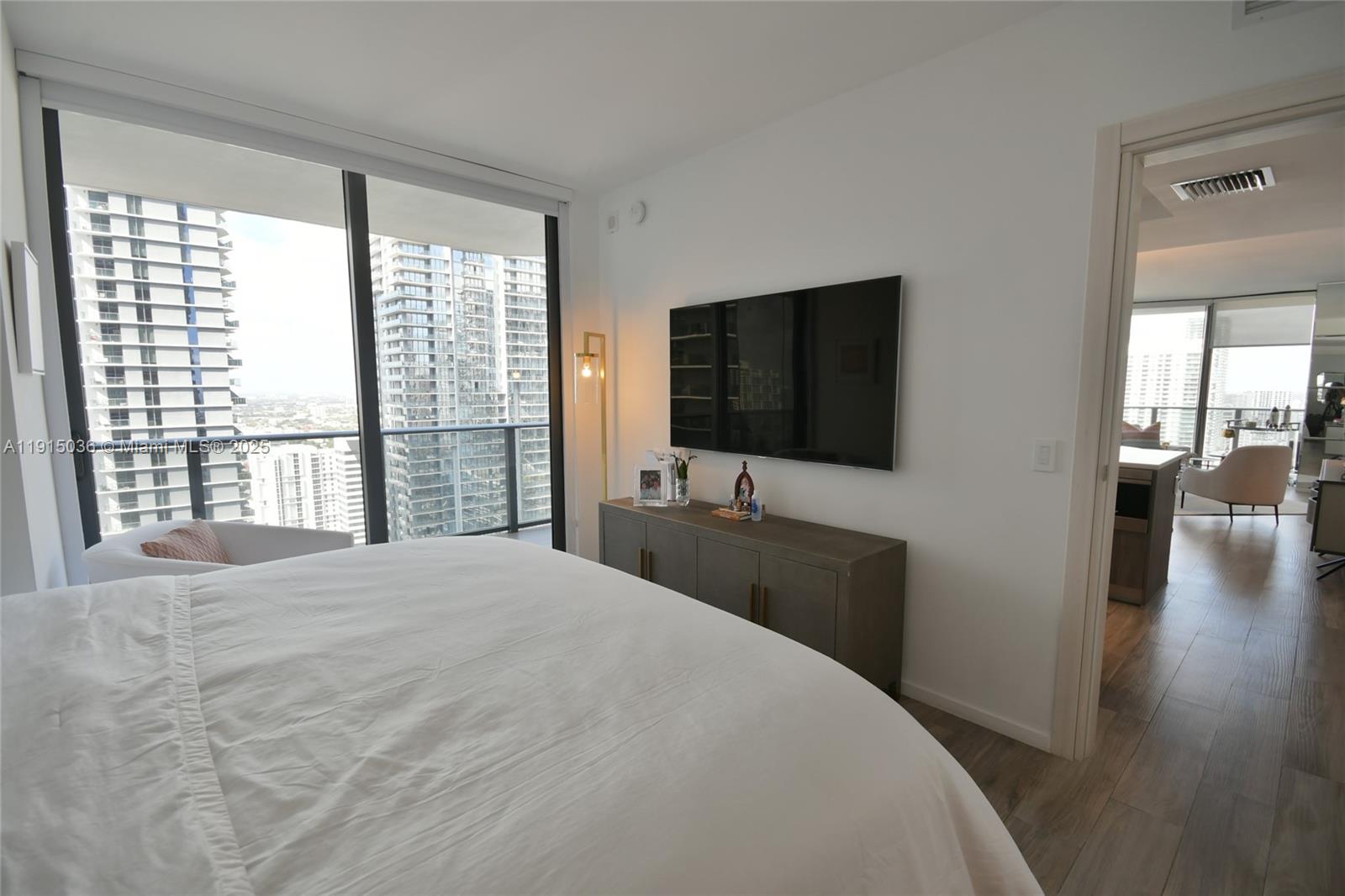 801 SMA RESIDENCES CONDO - Residential Lease