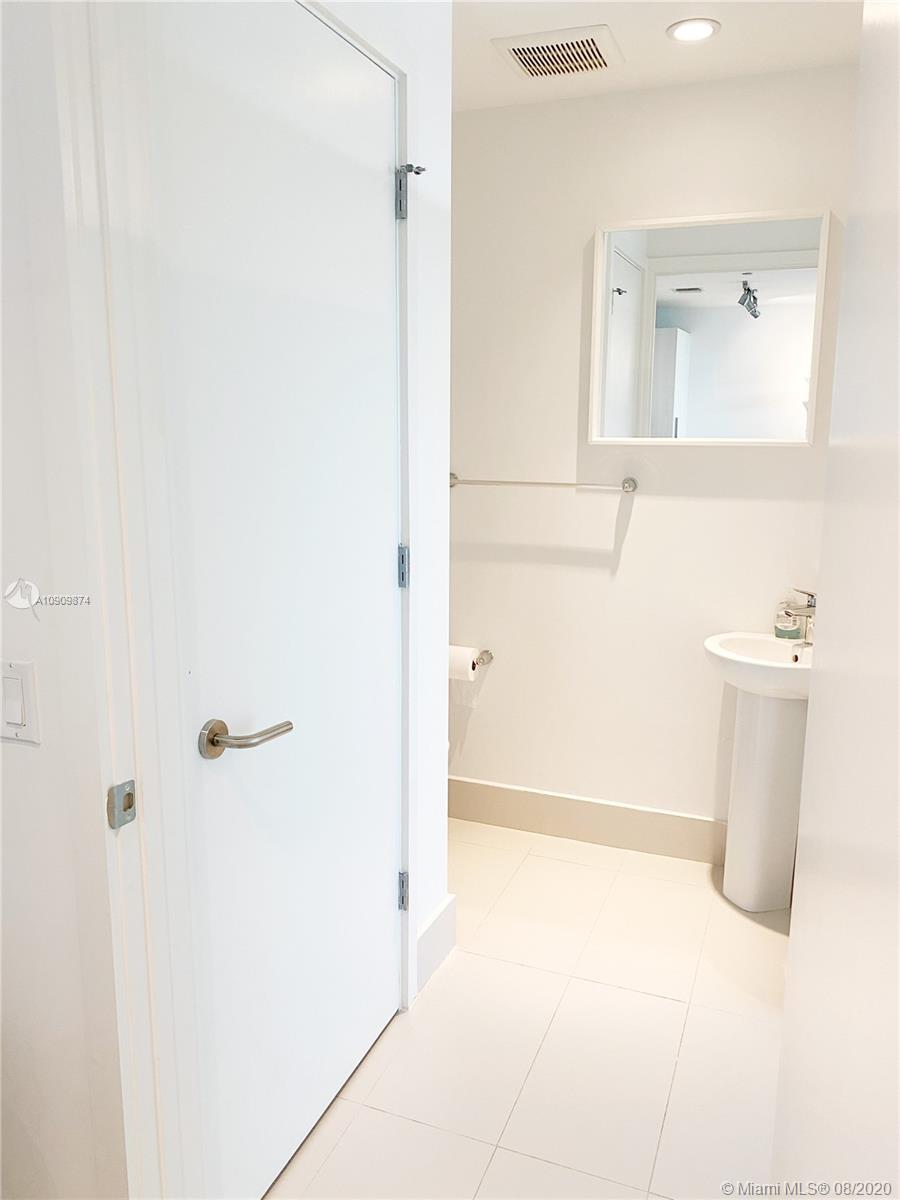 PARAISO BAYVIEWS CONDO - Residential Lease