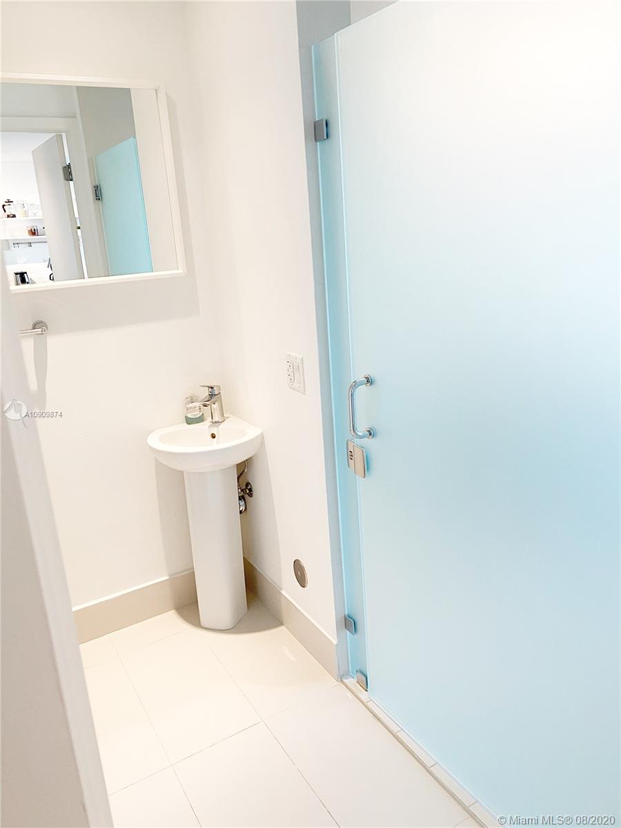 PARAISO BAYVIEWS CONDO - Residential Lease