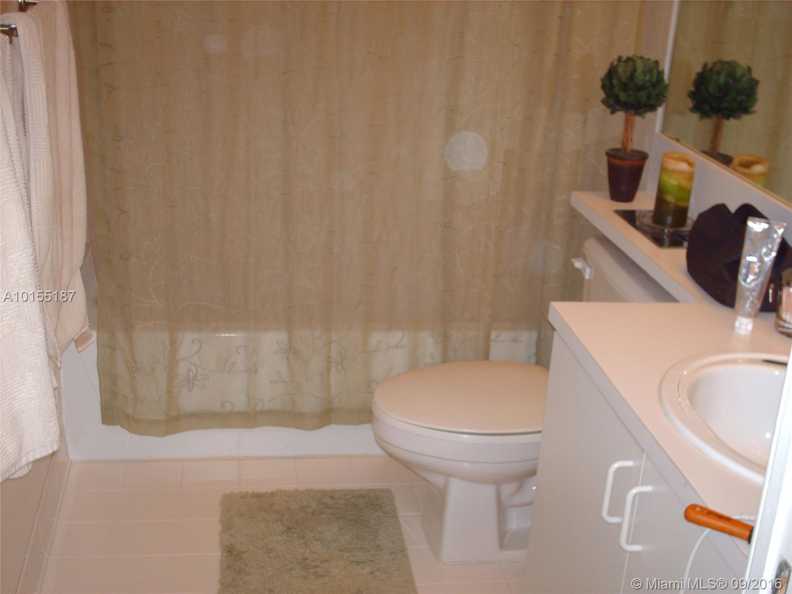 The Yacht Club At Aventur - Residential Lease