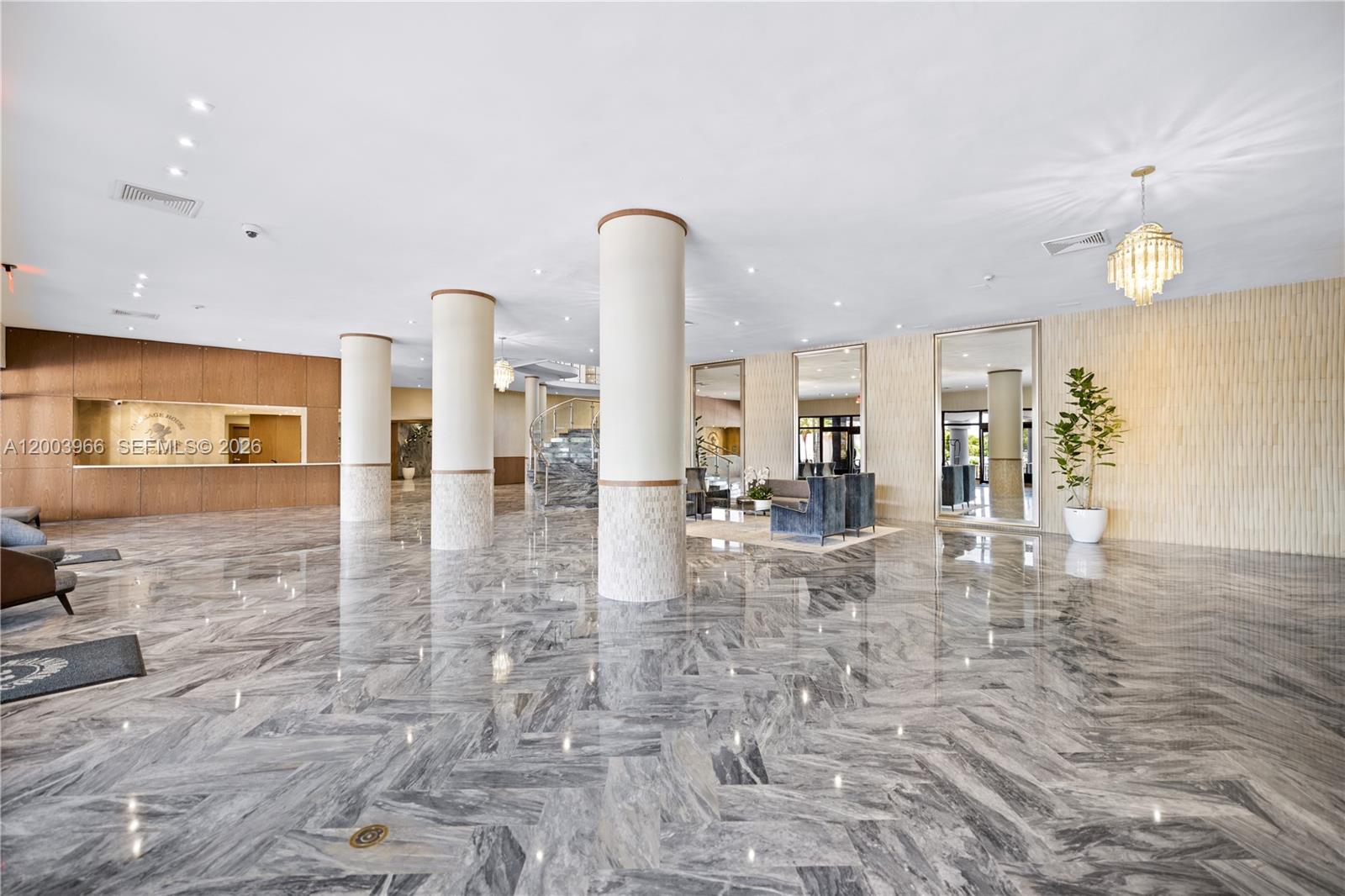 THE CARRIAGE HOUSE CONDO - Residential