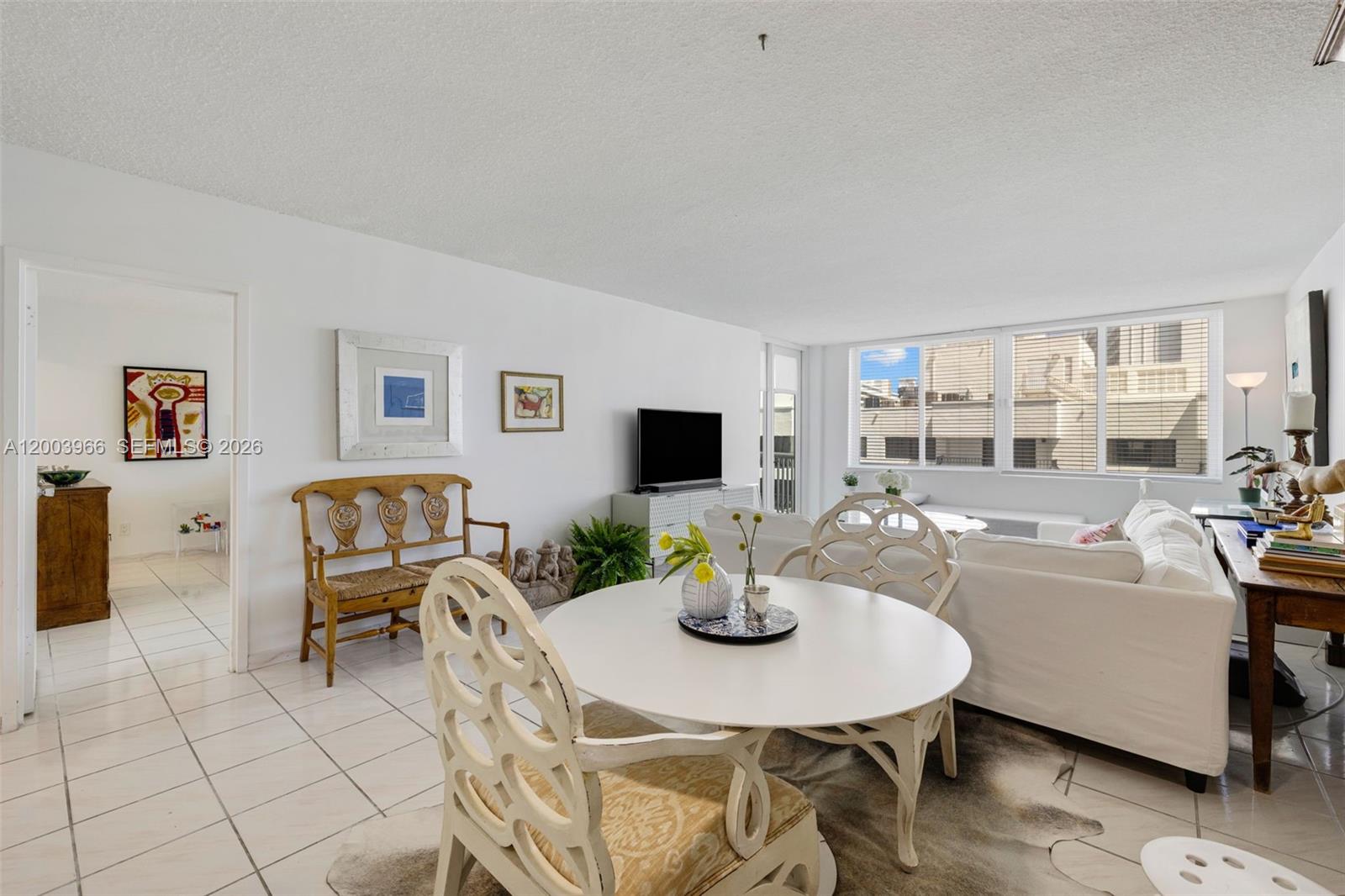 THE CARRIAGE HOUSE CONDO - Residential