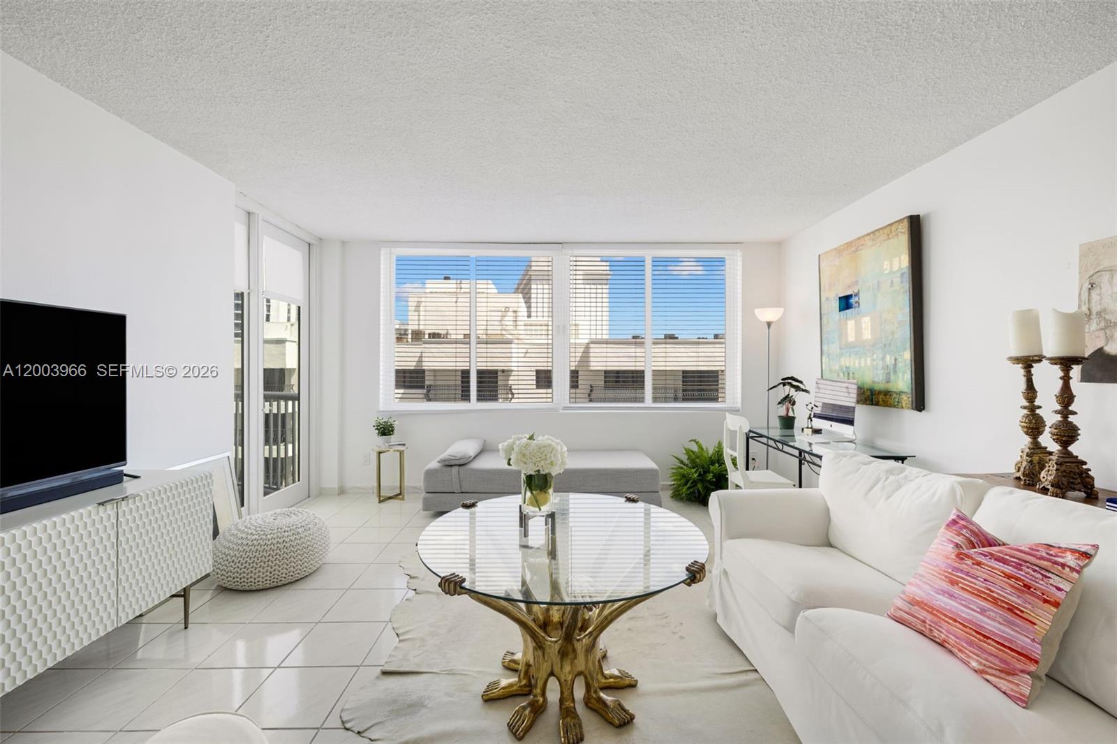 THE CARRIAGE HOUSE CONDO - Residential