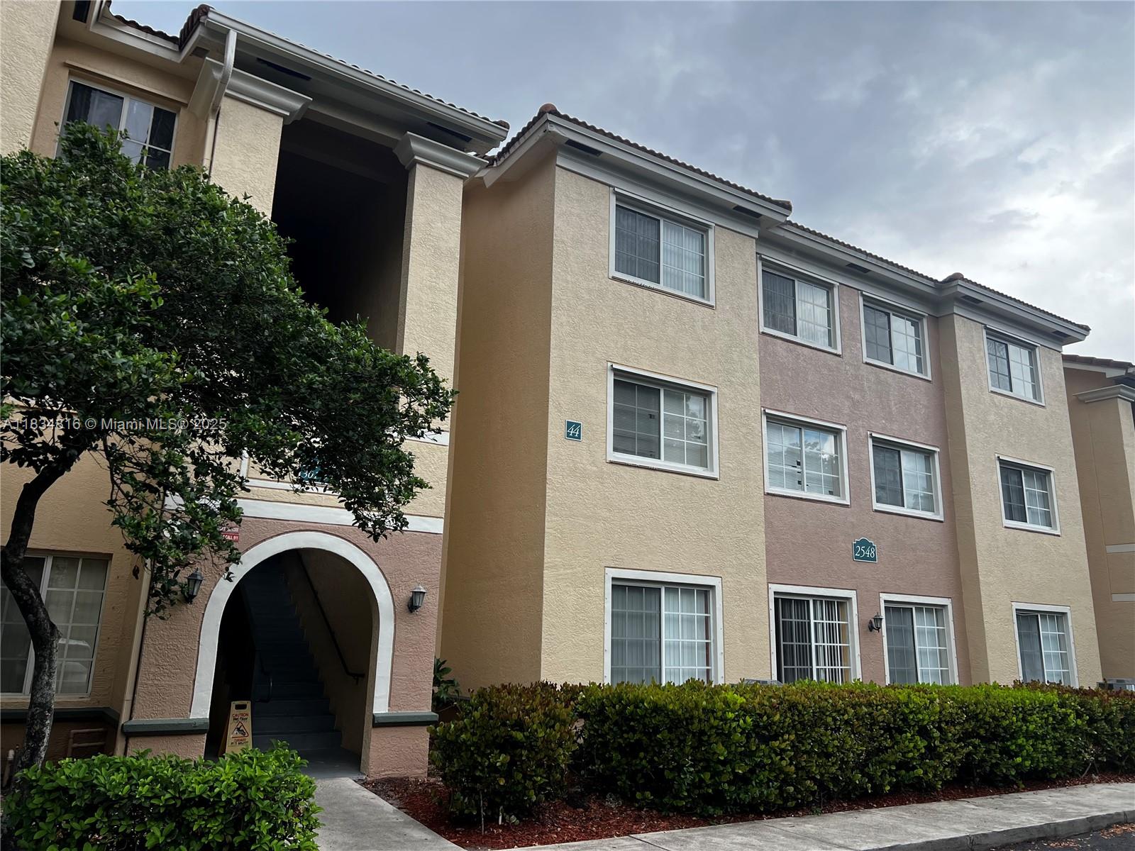 2548 Centergate Dr 301, Miramar, FL, 33025/$310,000 1 2548 Centergate Dr 301