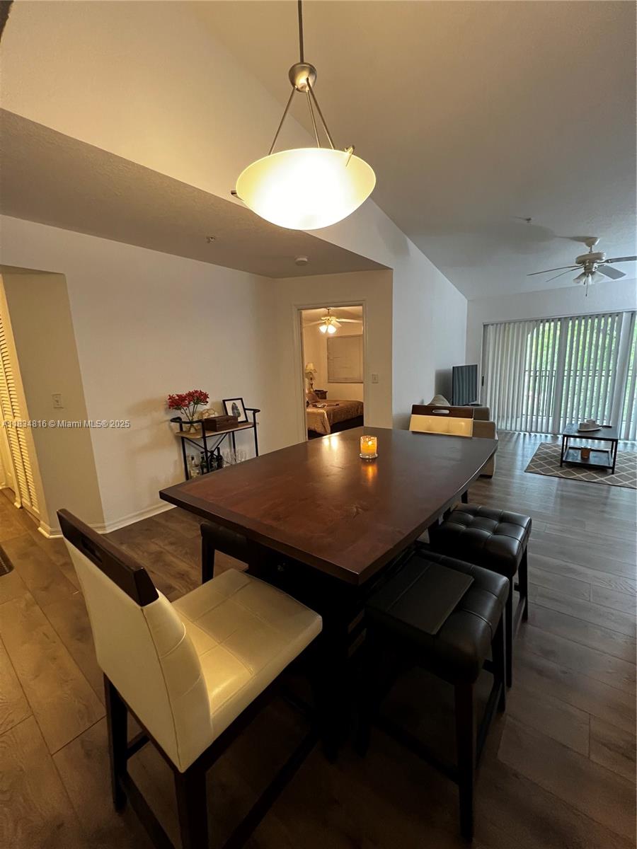 2548 Centergate Dr 301, Miramar, FL, 33025/$310,000 4 2548 Centergate Dr 301