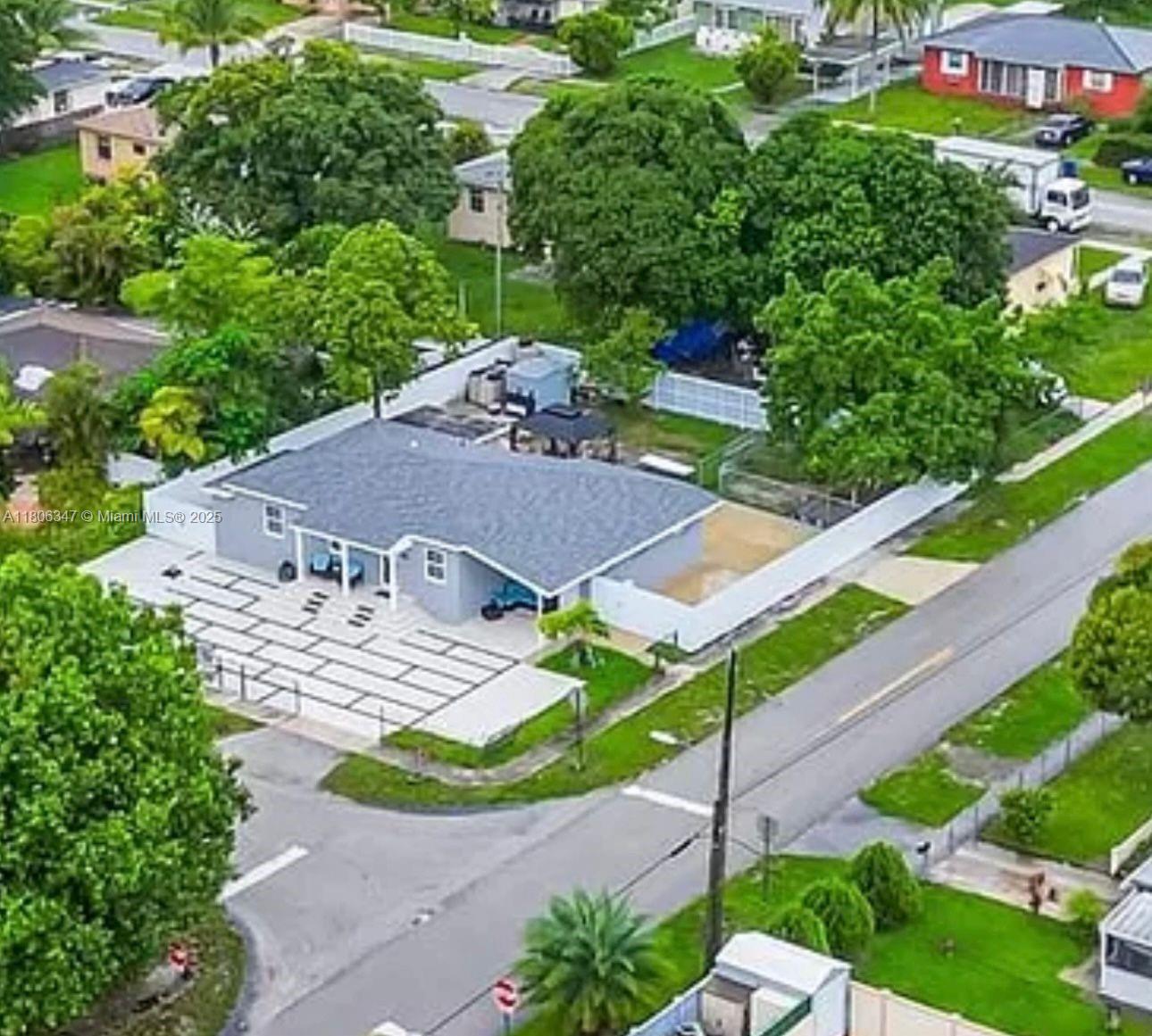 NO MIAMI BEACH MANOR - Residential