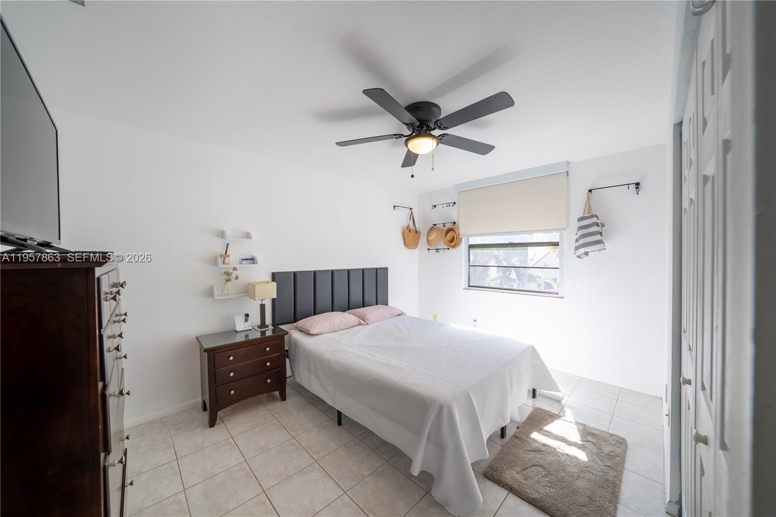 LAKES OF THE MEADOW SEC 4 - Residential