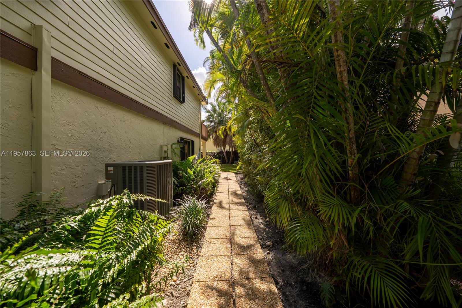 LAKES OF THE MEADOW SEC 4 - Residential