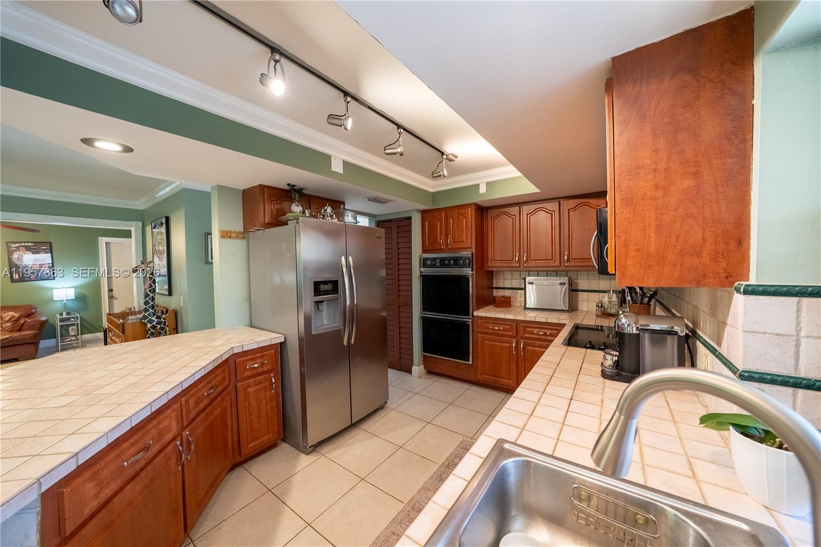 LAKES OF THE MEADOW SEC 4 - Residential