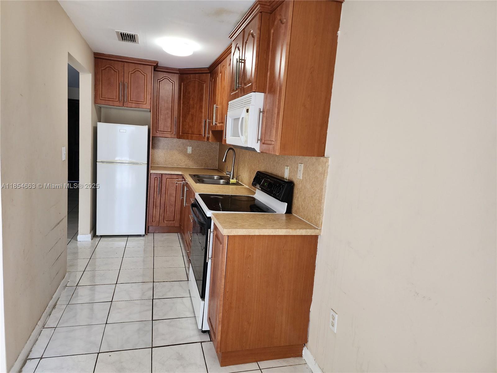 MILLER DREAMS SEC 1 - Residential Lease