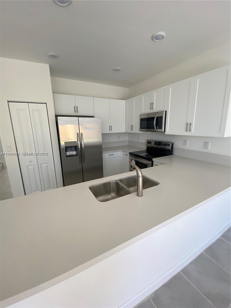 PINE VISTA - Residential