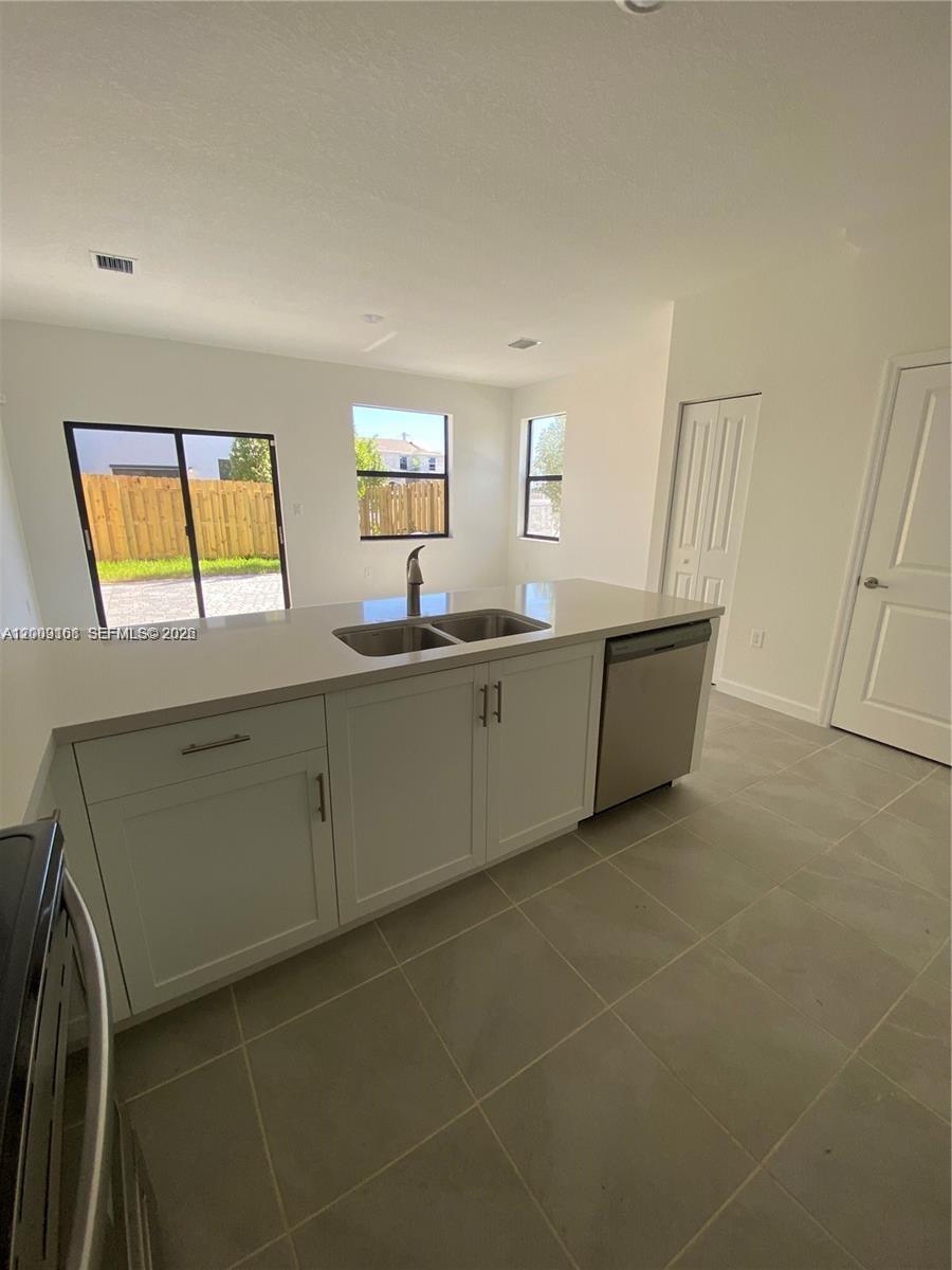 PINE VISTA - Residential