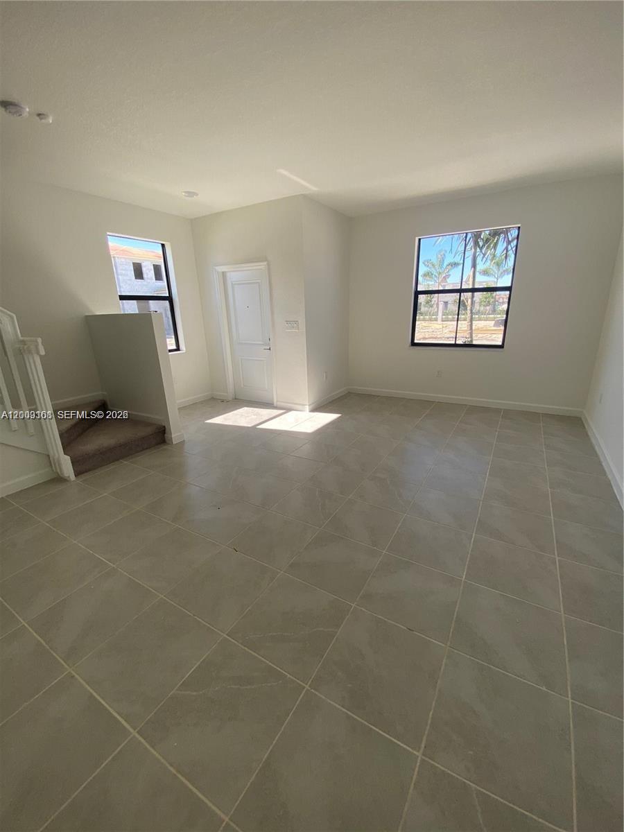 PINE VISTA - Residential