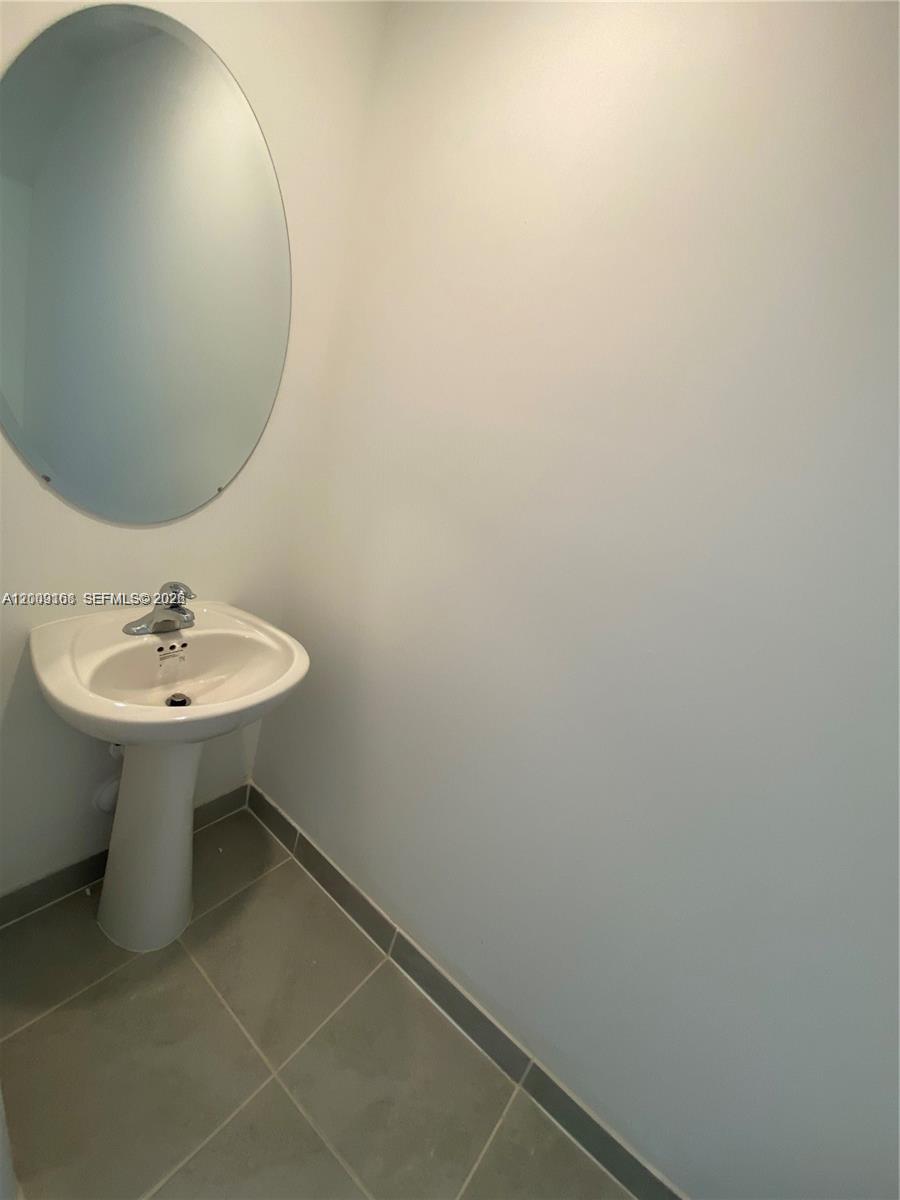 PINE VISTA - Residential