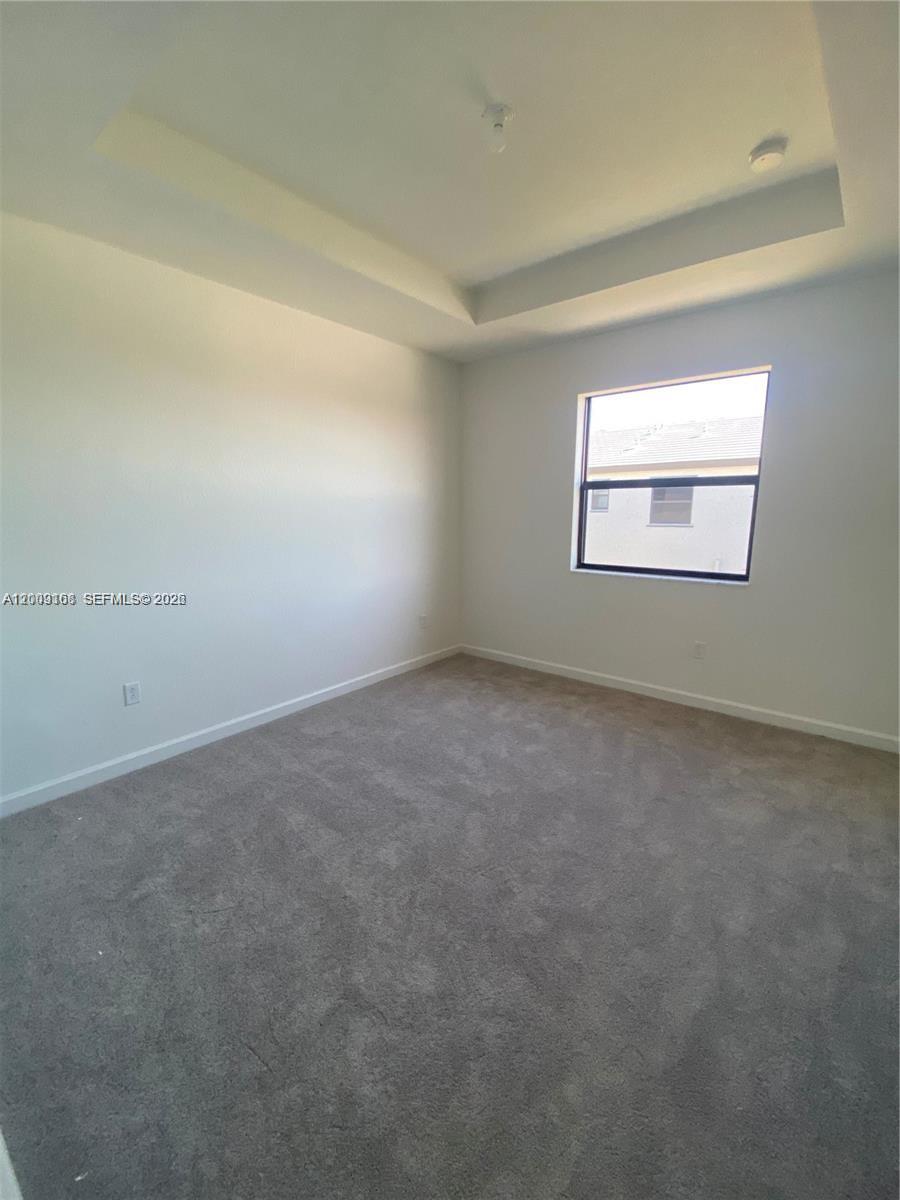 PINE VISTA - Residential