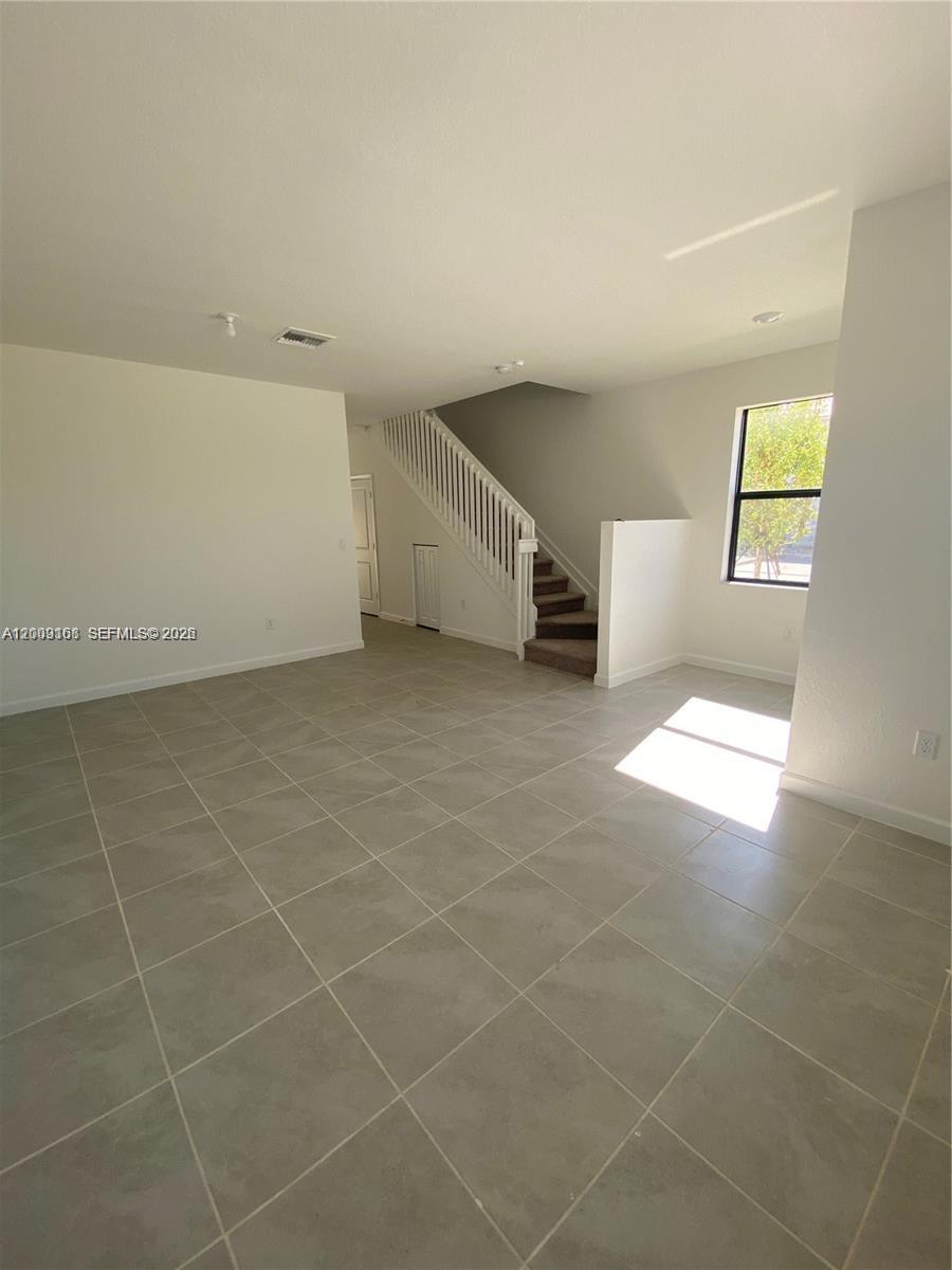 PINE VISTA - Residential