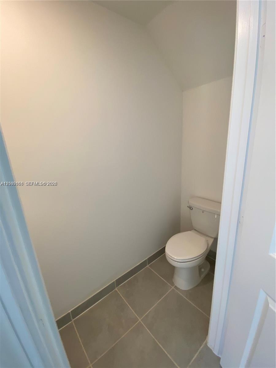 PINE VISTA - Residential