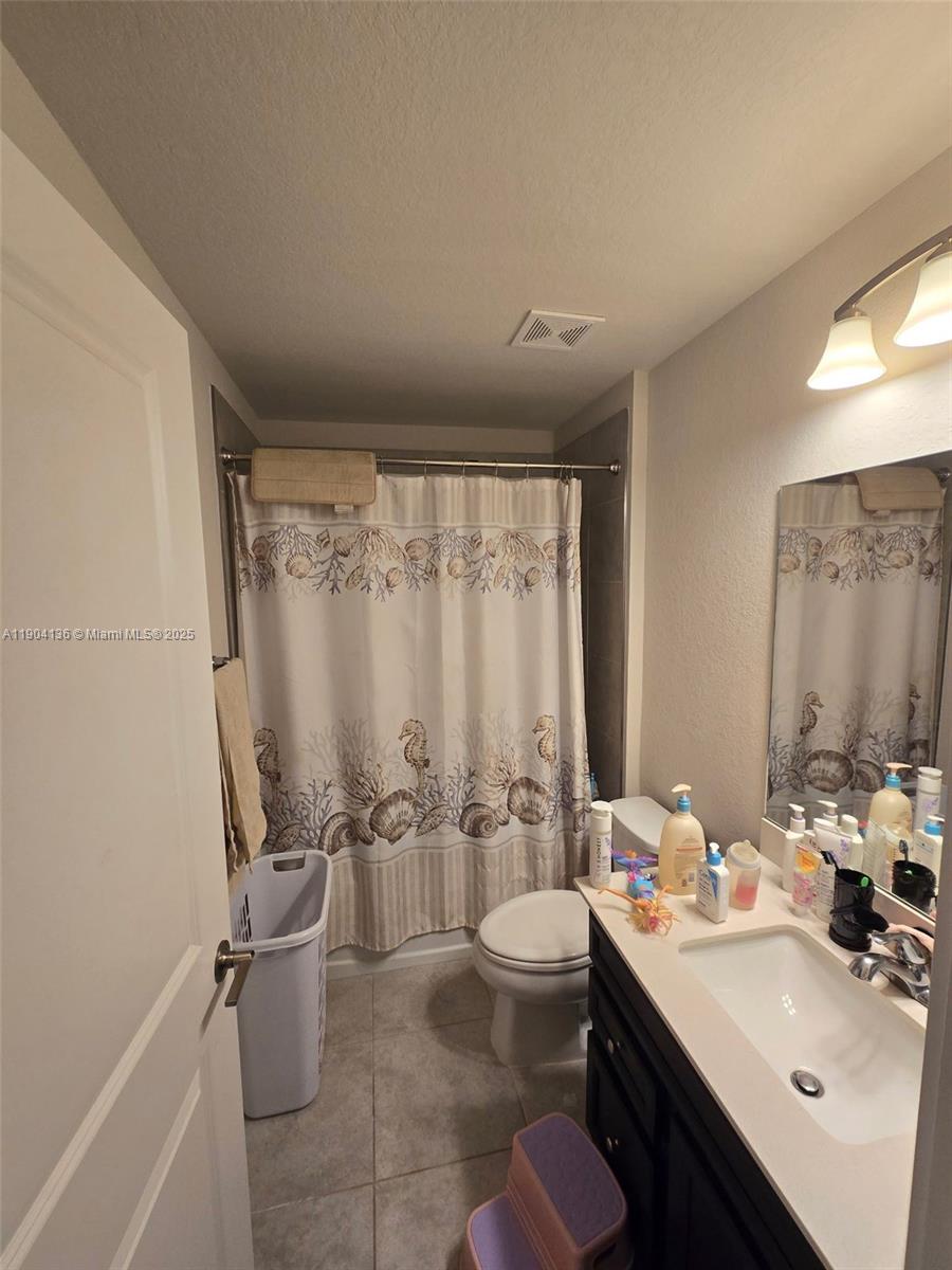 COSTA BLANCA VILLAS - Residential Lease