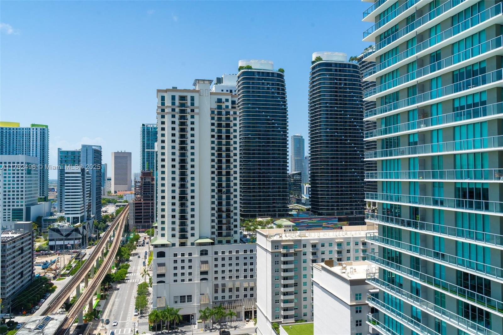 THE AXIS ON BRICKELL COND - Residential