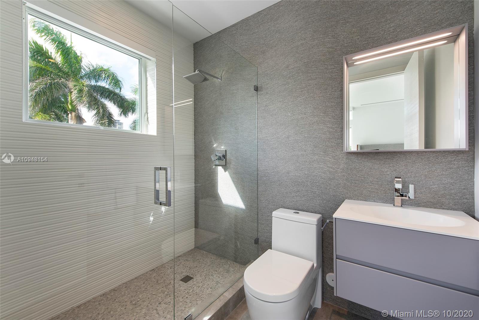 GOLDEN BEACH SEC C - Residential