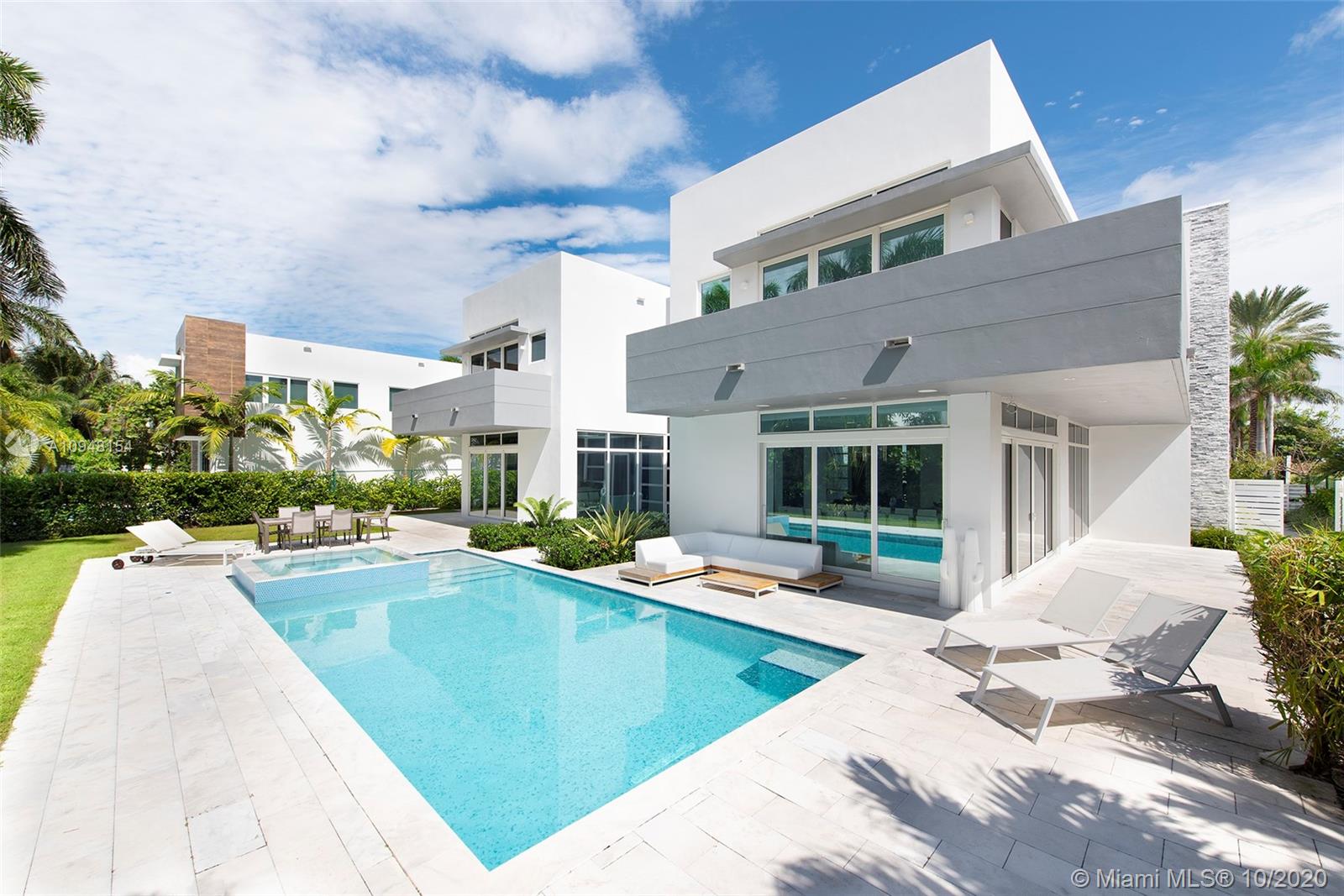 GOLDEN BEACH SEC C - Residential