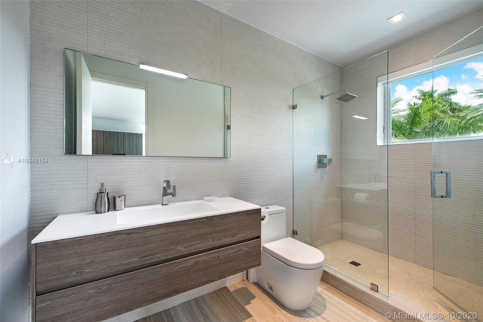 GOLDEN BEACH SEC C - Residential