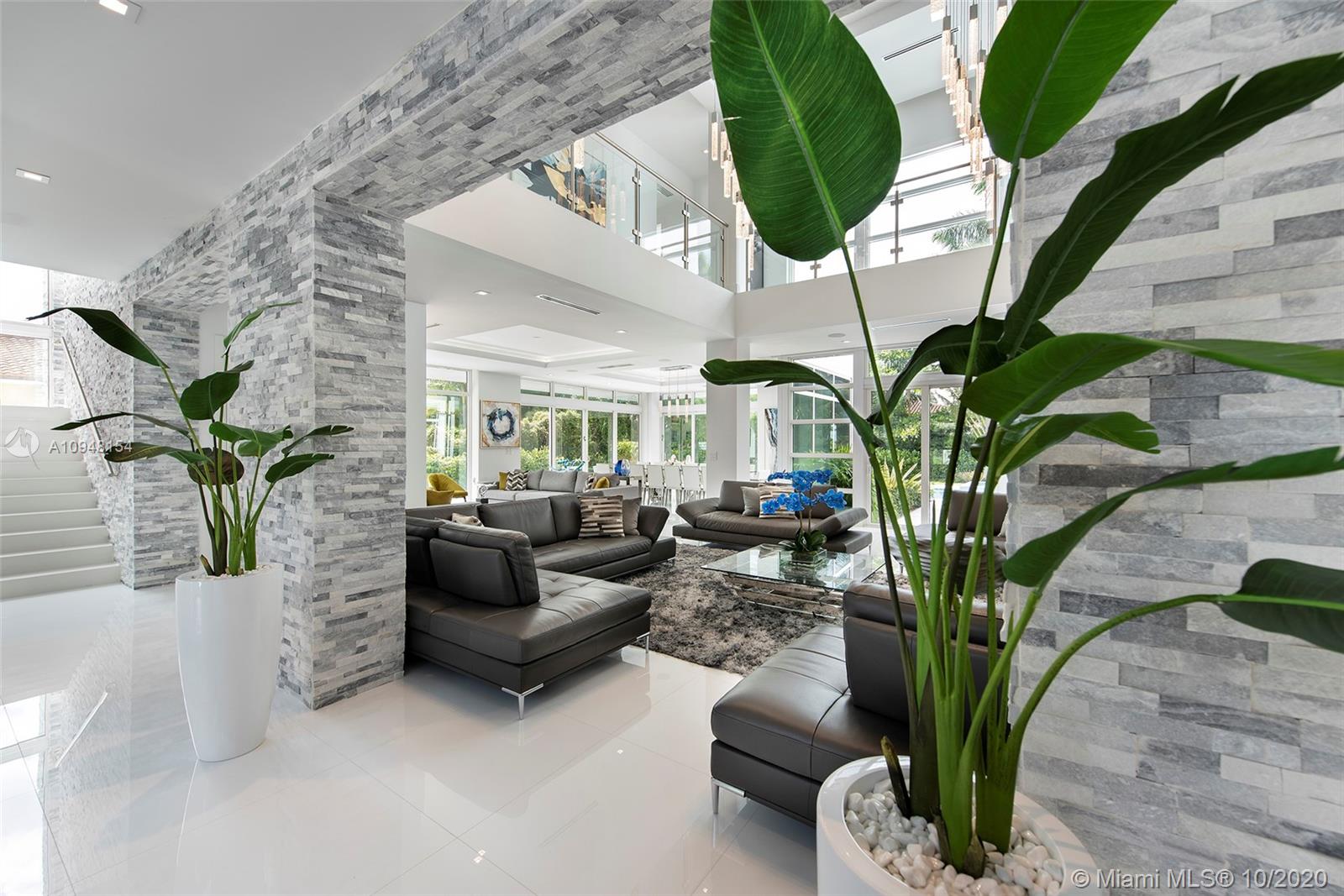 GOLDEN BEACH SEC C - Residential