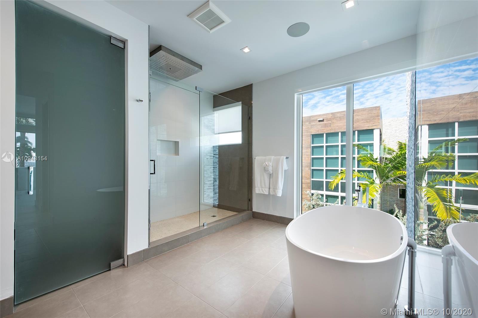 GOLDEN BEACH SEC C - Residential