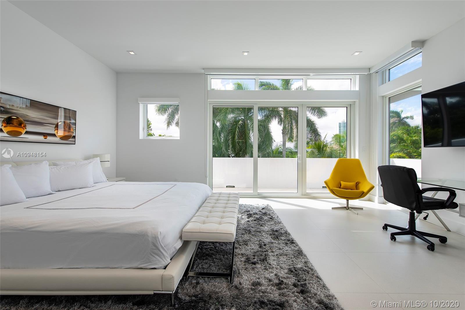 GOLDEN BEACH SEC C - Residential