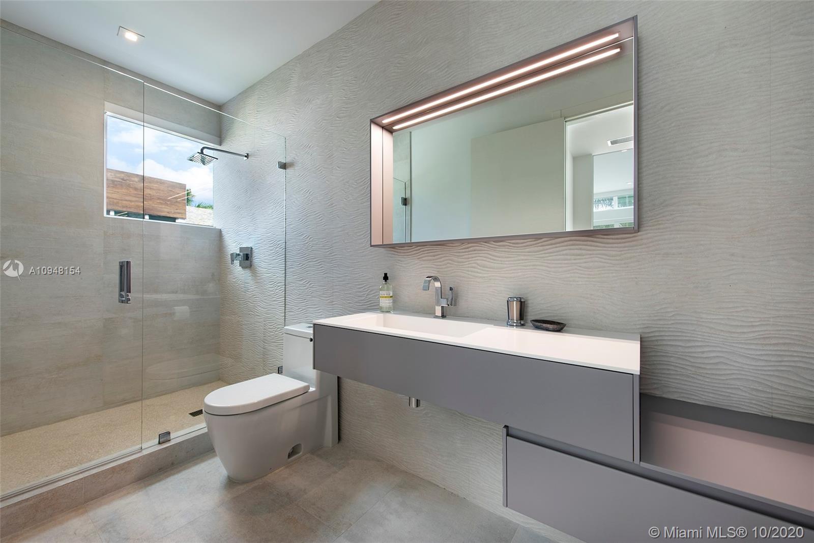 GOLDEN BEACH SEC C - Residential