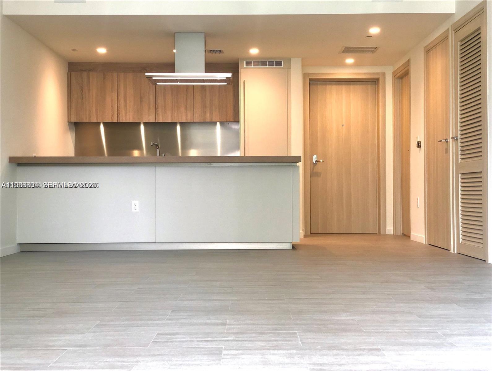 1000 Brickell Plaza 2414