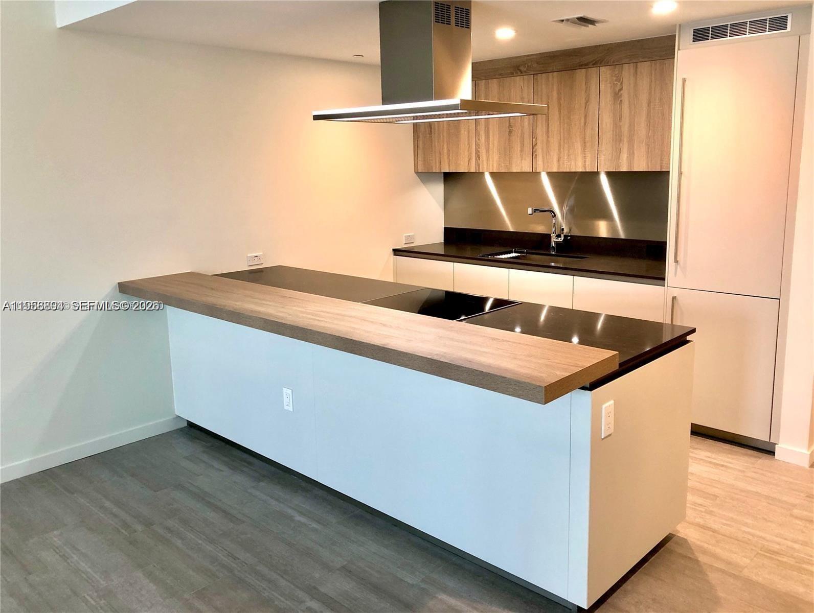 1000 Brickell Plaza 2414