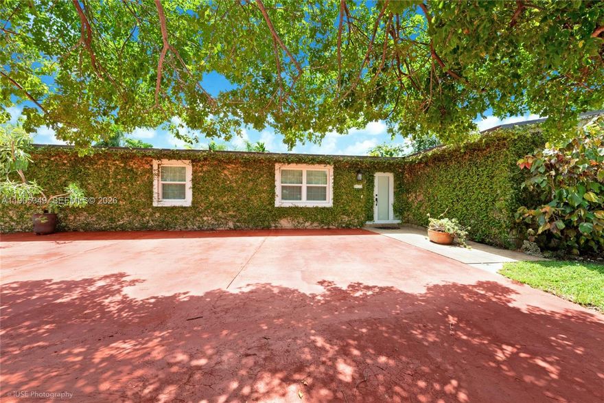 Spacious 5Bed/3Bath on a 10,000 sq/ft lot at the end of a cul de sac! NEW ROOF - NEW HVAC - IMPACT WINDOWS. As you walk in, you are greeted with the expansive living room that flows comfortably into the den, kitchen, and large formal dinning with french doors and abundant natural light. The kitchen features solid wood cabinets and granite countertops. Split floorplan - oversized master + full bath with an additional room on the north side of the home. To the south you have 4 bedrooms. and 2 full bathrooms, including a 2nd master with a walk-in closet and private bath. Plenty of storage, including a utility room, linen closets, and large closets in each bedroom. Large driveway and room for a pool and patio/pergola.