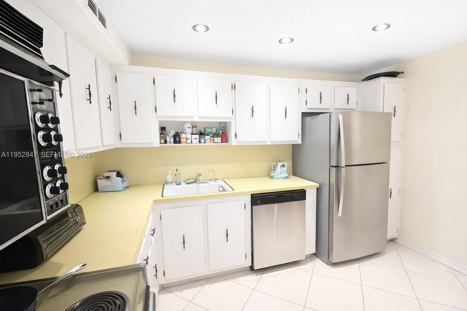 CORONADO CONDO- TOWER II - Residential