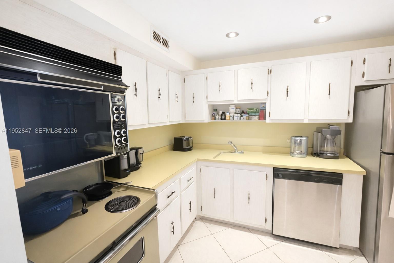 CORONADO CONDO- TOWER II - Residential