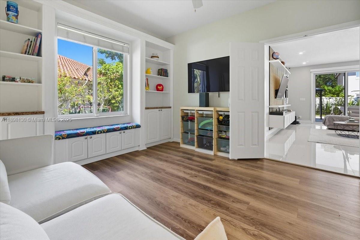 SECTOR 4 - Residential