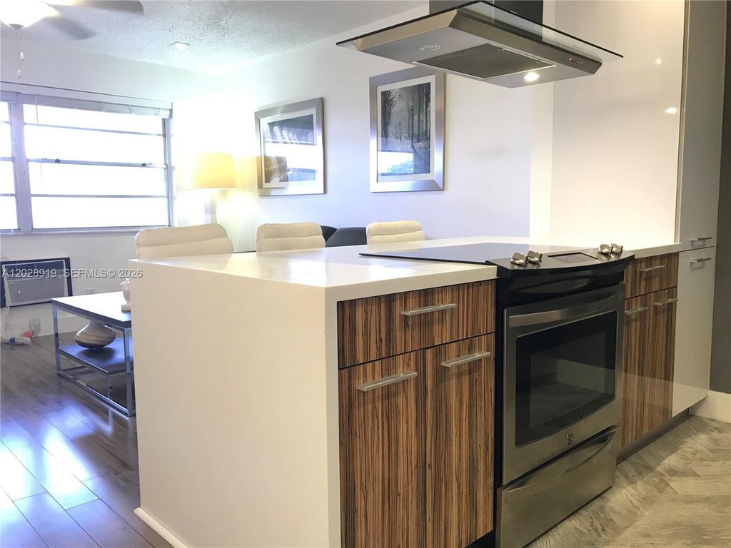 Photo of 2915 Plunkett St #10D, Hollywood, FL 33020 (MLS # A12028919)