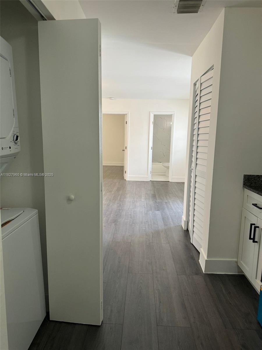 HOLLYWOOD - Residential Income