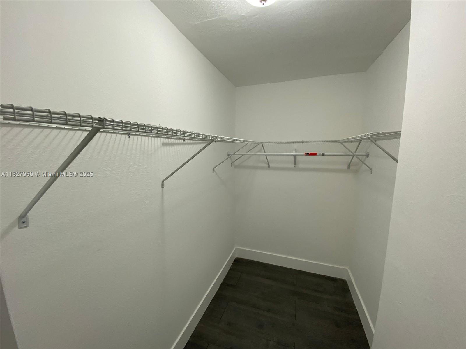 HOLLYWOOD - Residential Income