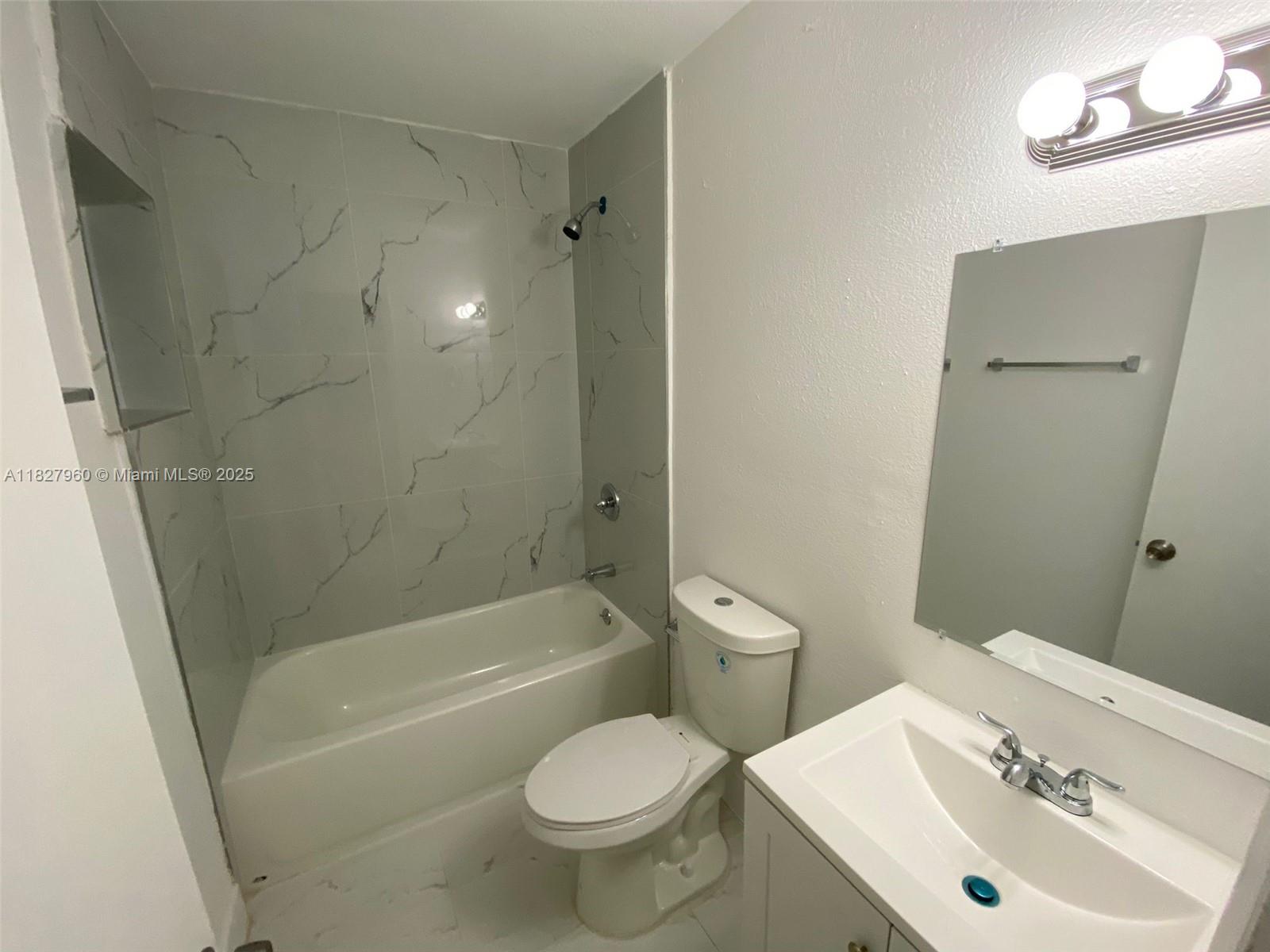 HOLLYWOOD - Residential Income