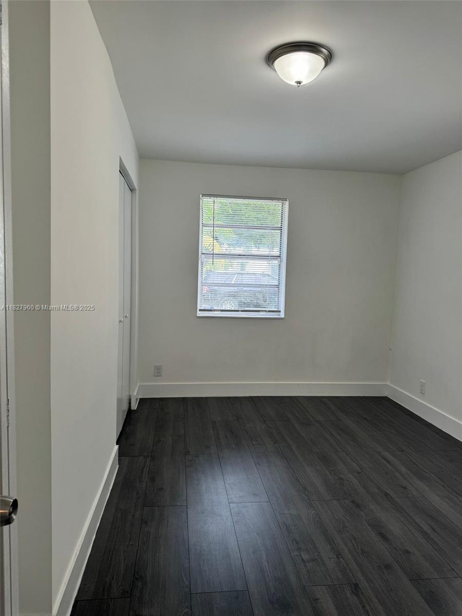 HOLLYWOOD - Residential Income