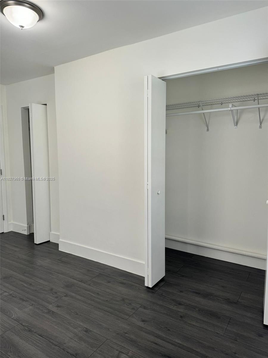 HOLLYWOOD - Residential Income