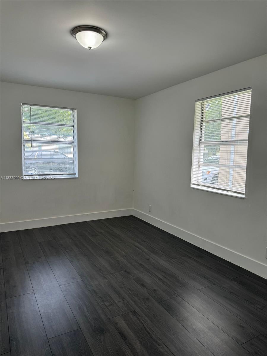 HOLLYWOOD - Residential Income